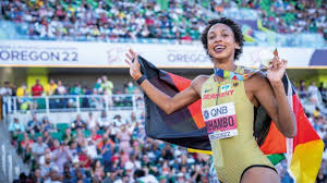 國米本賽季因26張黃牌最終導致16次換人，染黃換人率達到60%.